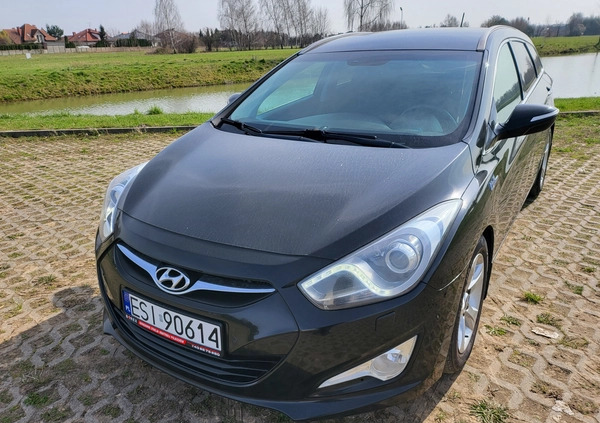 Hyundai i40 cena 31909 przebieg: 238000, rok produkcji 2011 z Sieradz małe 562